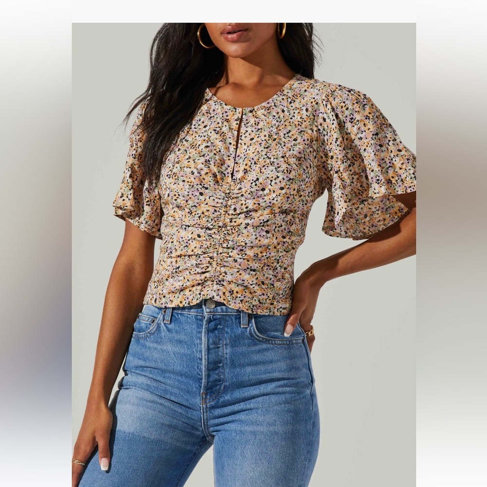 Astr Keyhold Flutter Floral Top